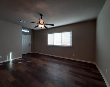 9741 Grosbeak Lane - Photo Thumbnail 4