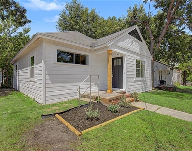 632 University Avenue - Photo Thumbnail 1