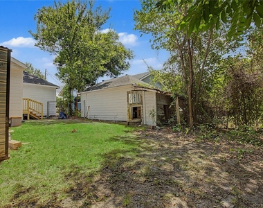 632 University Avenue - Photo Thumbnail 23