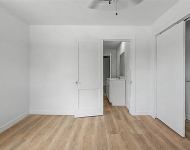 632 University Avenue - Photo Thumbnail 16
