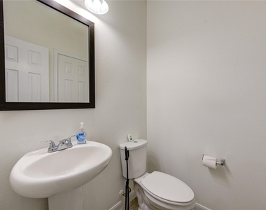 17021 Wilthorne Gardens Court - Photo Thumbnail 28