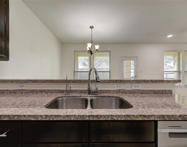 17021 Wilthorne Gardens Court - Photo Thumbnail 11