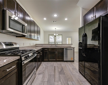 17021 Wilthorne Gardens Court - Photo Thumbnail 10