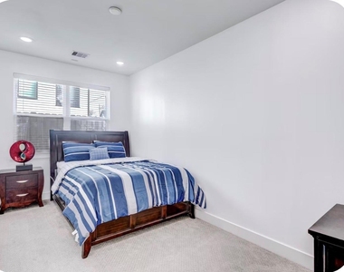 3018 Delano Street - Photo Thumbnail 25