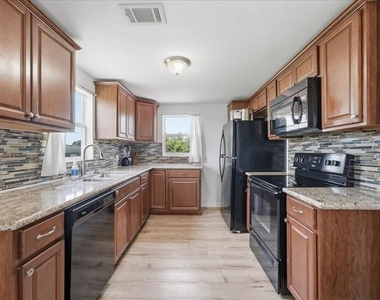 4416 Thompson Street - Photo Thumbnail 14