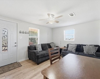 4416 Thompson Street - Photo Thumbnail 13