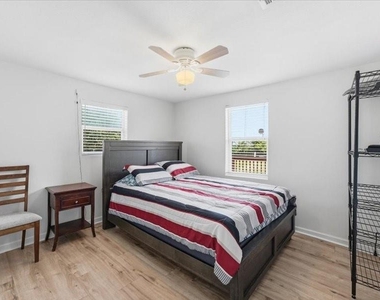 4416 Thompson Street - Photo Thumbnail 19