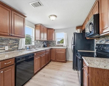 4416 Thompson Street - Photo Thumbnail 15