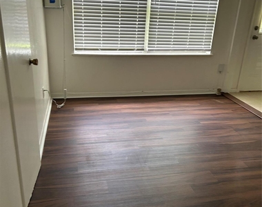 5522 Thrush Drive - Photo Thumbnail 8