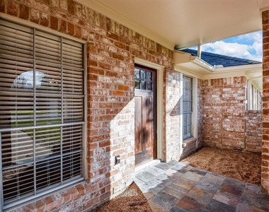 8134 Ivan Reid Drive - Photo Thumbnail 4