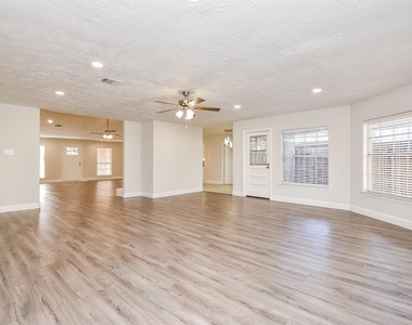 8134 Ivan Reid Drive - Photo Thumbnail 18