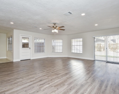 8134 Ivan Reid Drive - Photo Thumbnail 17