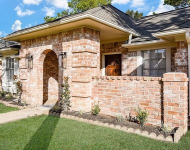 8134 Ivan Reid Drive - Photo Thumbnail 2