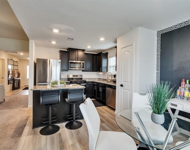 412 Maple Fawn Drive - Photo Thumbnail 11