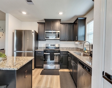 412 Maple Fawn Drive - Photo Thumbnail 9
