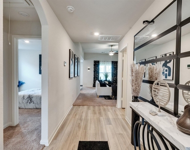 412 Maple Fawn Drive - Photo Thumbnail 13