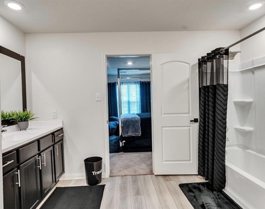 412 Maple Fawn Drive - Photo Thumbnail 16