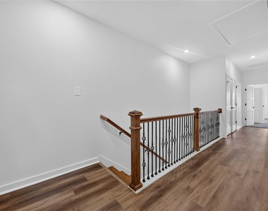 8215 Gladstone Street - Photo Thumbnail 13
