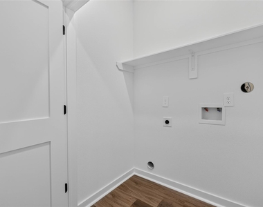 8215 Gladstone Street - Photo Thumbnail 26
