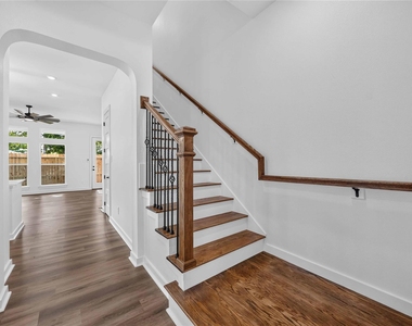 8215 Gladstone Street - Photo Thumbnail 3