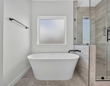 8215 Gladstone Street - Photo Thumbnail 18