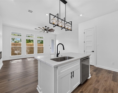 8215 Gladstone Street - Photo Thumbnail 9