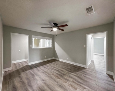 121 Lake Road - Photo Thumbnail 43