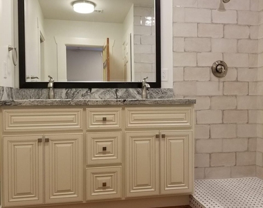 304 E 33rd Street - Photo Thumbnail 2
