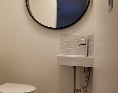 304 E 33rd Street - Photo Thumbnail 3