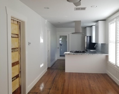 304 E 33rd Street - Photo Thumbnail 4