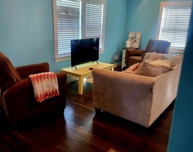 5710 Maco Street - Photo Thumbnail 5
