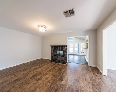 3627 Tartan Lane - Photo Thumbnail 6