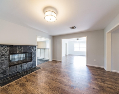 3627 Tartan Lane - Photo Thumbnail 7