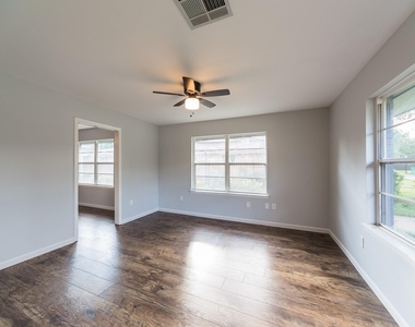 3627 Tartan Lane - Photo Thumbnail 4