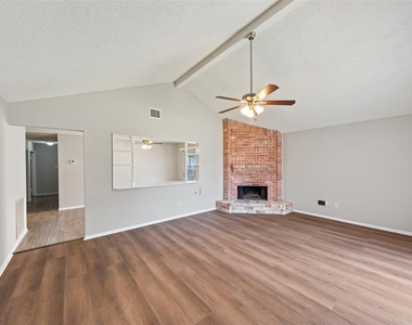 1022 Sierra Shadows Drive - Photo Thumbnail 4