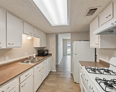 1022 Sierra Shadows Drive - Photo Thumbnail 11