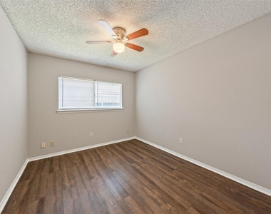1022 Sierra Shadows Drive - Photo Thumbnail 17