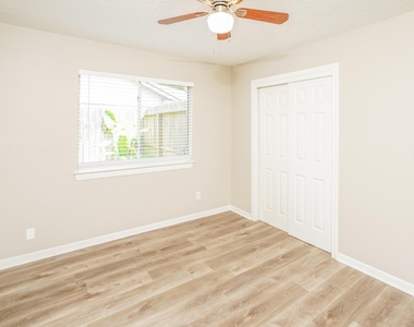17311 Modbury Street - Photo Thumbnail 11