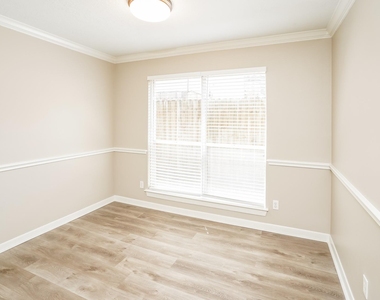 17311 Modbury Street - Photo Thumbnail 12