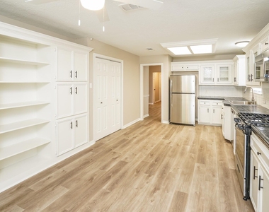 17311 Modbury Street - Photo Thumbnail 4