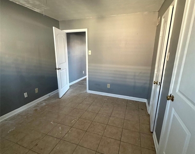 516 Holiday Drive - Photo Thumbnail 9
