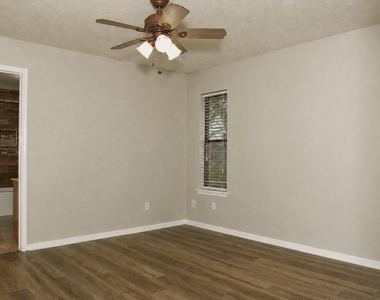 3121 County Road 415b - Photo Thumbnail 7