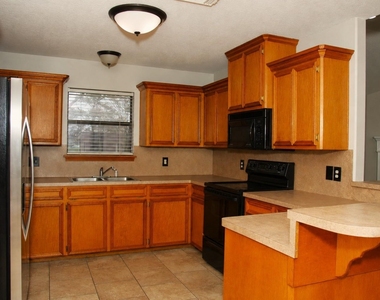 3121 County Road 415b - Photo Thumbnail 5