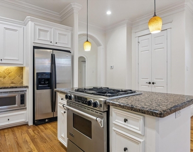 1332 W 21st Street - Photo Thumbnail 14