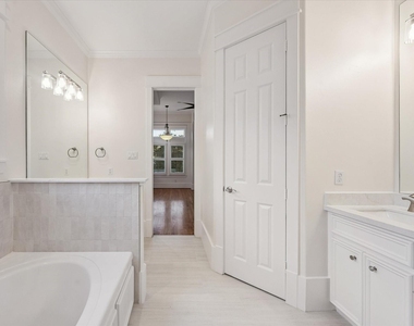 1332 W 21st Street - Photo Thumbnail 26