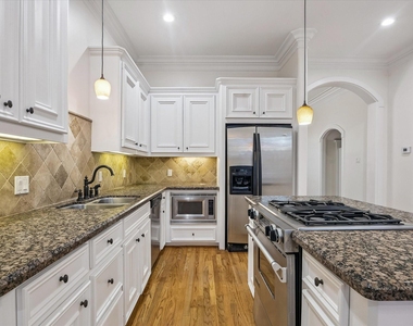 1332 W 21st Street - Photo Thumbnail 13