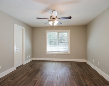 18154 Windy Oaks Court - Photo Thumbnail 7