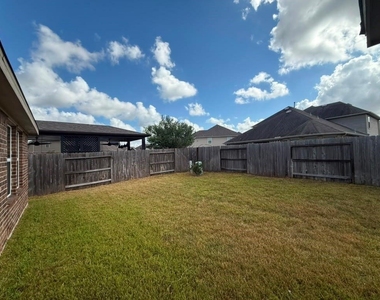 11010 Santiago River Lane - Photo Thumbnail 22