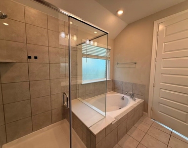 11010 Santiago River Lane - Photo Thumbnail 18