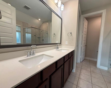 11010 Santiago River Lane - Photo Thumbnail 17